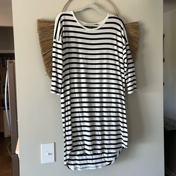 Evereve | Press Dress Stripe Knit Dress | M - Picture 1 of 6